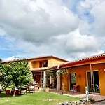 Logis La Bastide De & Restaurant La Chenaie 3* Grignan