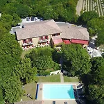 Hotel Logis La Bastide De & Restaurant La Chenaie 3*