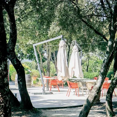 Logis La Bastide De & Restaurant La Chenaie 3* 그리냥