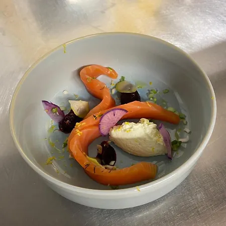 Logis La Bastide De & Restaurant La Chenaie 3* 格里尼昂