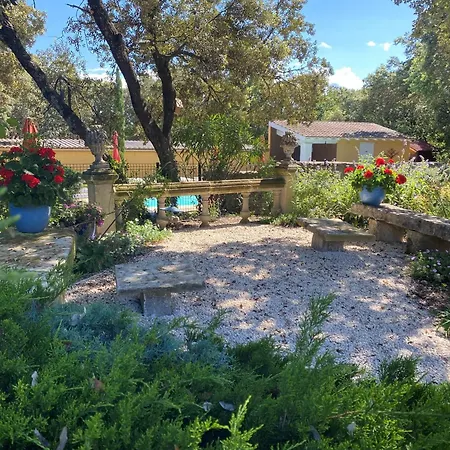 Szálloda Logis La Bastide De & Restaurant La Chenaie