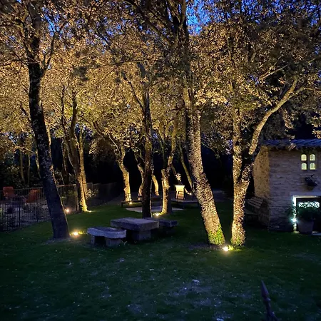 Logis La Bastide De & Restaurant La Chenaie 格里尼昂