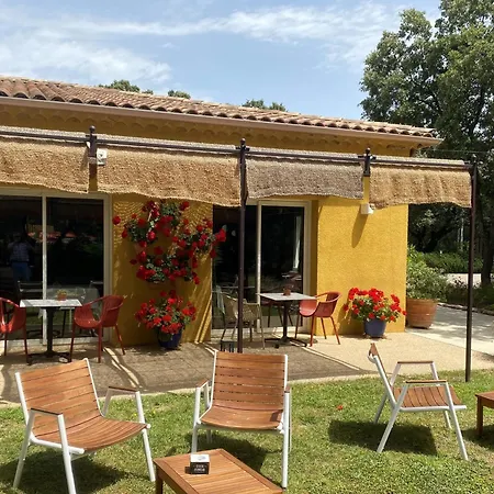 Logis La Bastide De & Restaurant 