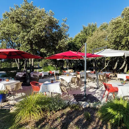 Logis La Bastide De & Restaurant La Chenaie 3* 格里尼昂