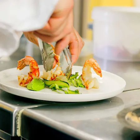 Logis La Bastide De & Restaurant La Chenaie 格里尼昂