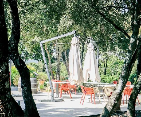 Logis La Bastide De & Restaurant La Chenaie 3* Grignan