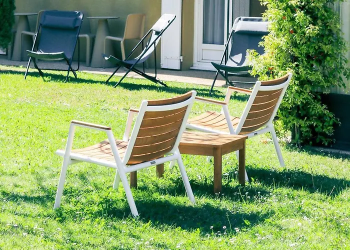 Logis La Bastide De & Restaurant La Chenaie Szálloda 3*