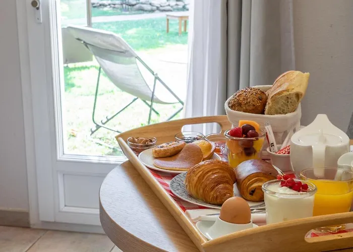 Szálloda Logis La Bastide De & Restaurant La Chenaie