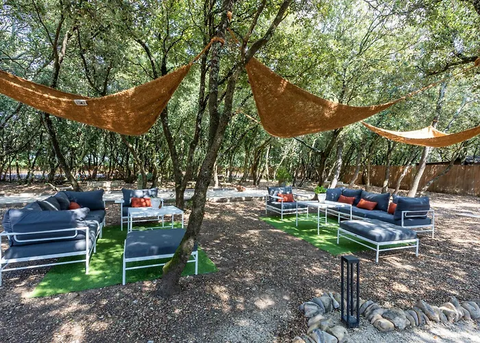 Logis La Bastide De & Restaurant La Chenaie 3*