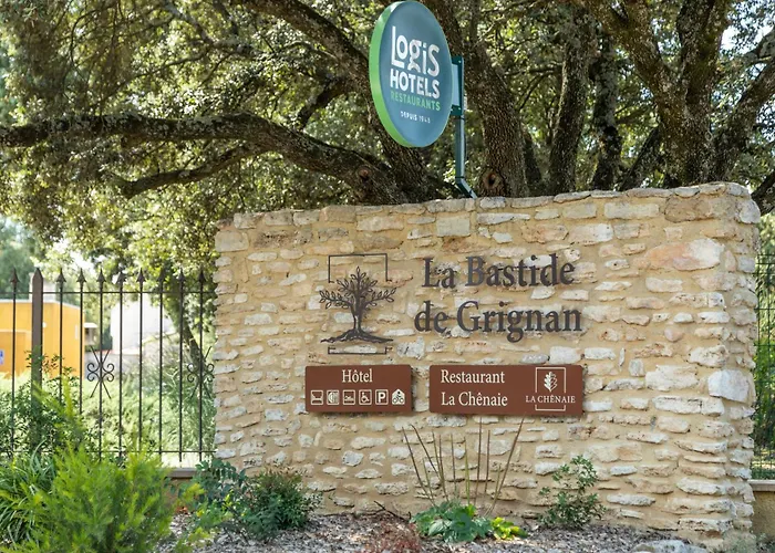 Logis La Bastide De & Restaurant La Chenaie Szálloda Grignan
