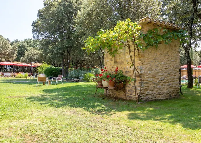 Logis La Bastide De & Restaurant La Chenaie Szálloda Grignan