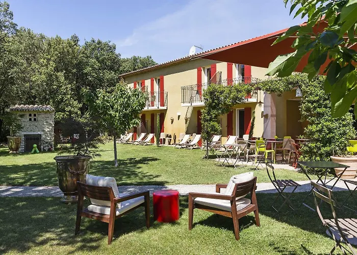 Logis La Bastide De & Restaurant La Chenaie Szálloda Grignan