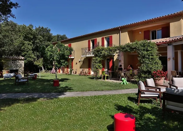 Logis La Bastide De & Restaurant La Chenaie Szálloda