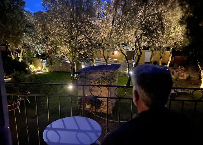 Szálloda Logis La Bastide De & Restaurant La Chenaie