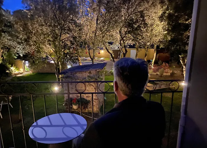 Szálloda Logis La Bastide De & Restaurant La Chenaie Grignan