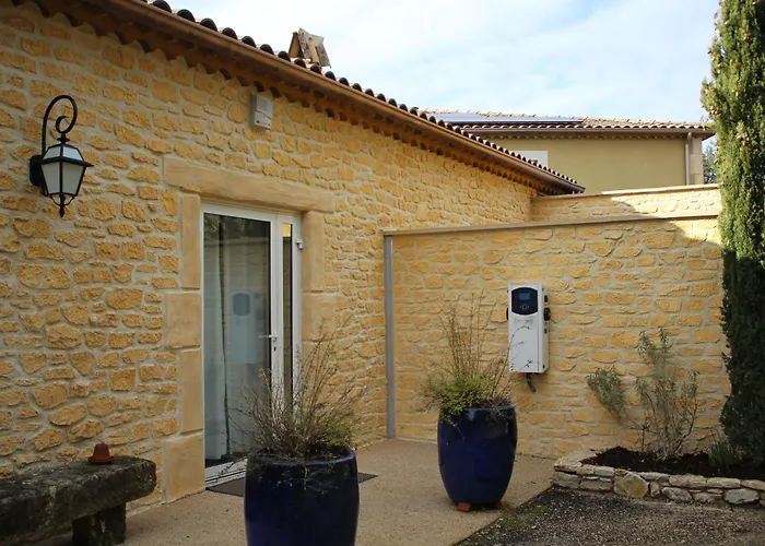 Szálloda Logis La Bastide De & Restaurant La Chenaie