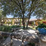Logis La Bastide De & Restaurant La Chenaie