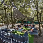 Logis La Bastide De & Restaurant La Chenaie 3*