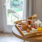 Hotell Logis La Bastide De & Restaurant La Chenaie