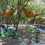 Logis La Bastide De & Restaurant La Chenaie 3*