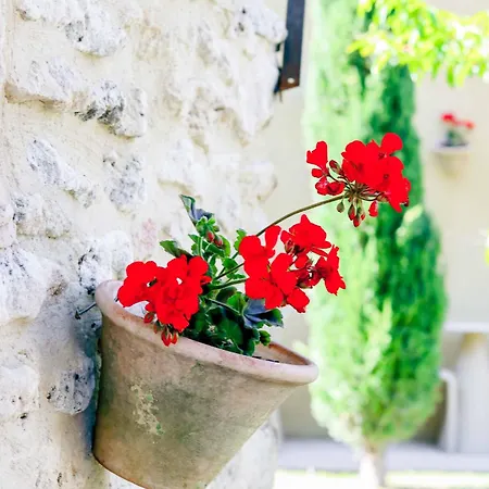 Logis La Bastide De & Restaurant 