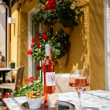 Hotel La Bastide De 3*