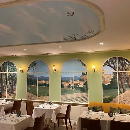 Logis La Bastide De & Restaurant 