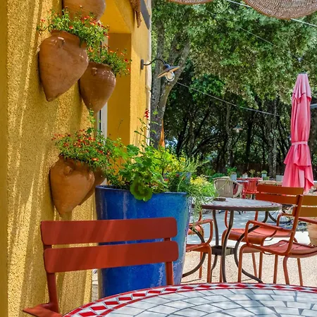 Logis Hotel La Bastide De Grignan & Restaurant 
