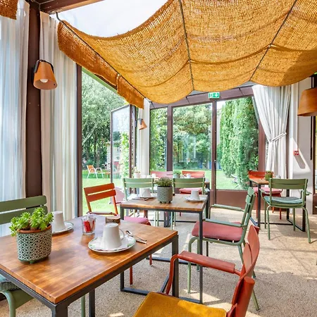 Logis Hotel La Bastide De Grignan & Restaurant 