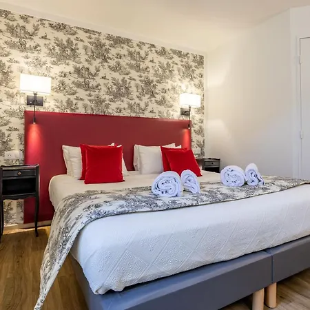 Otel Logis La Bastide De & Restaurant La Chenaie 3*