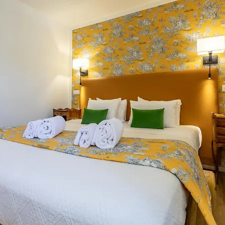 Logis La Bastide De & Restaurant La Chenaie Otel