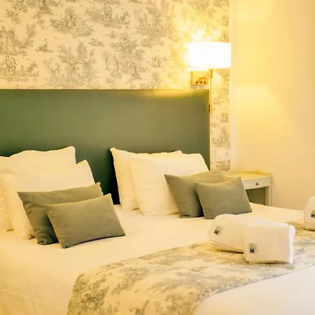 Otel Logis La Bastide De & Restaurant La Chenaie Grignan
