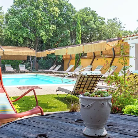 Hotel Logis La Bastide De & Restaurant La Chenaie